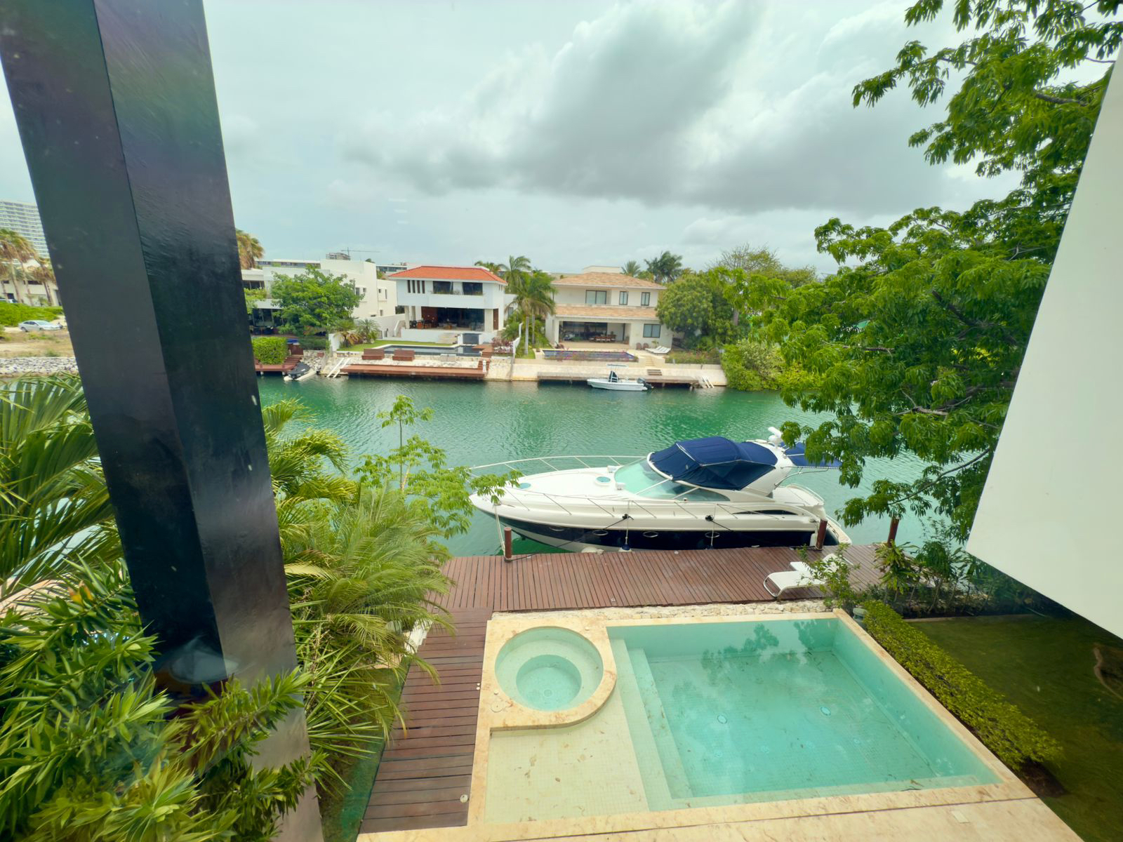 Casa de Lujo Frente al Canal Puerto Cancún