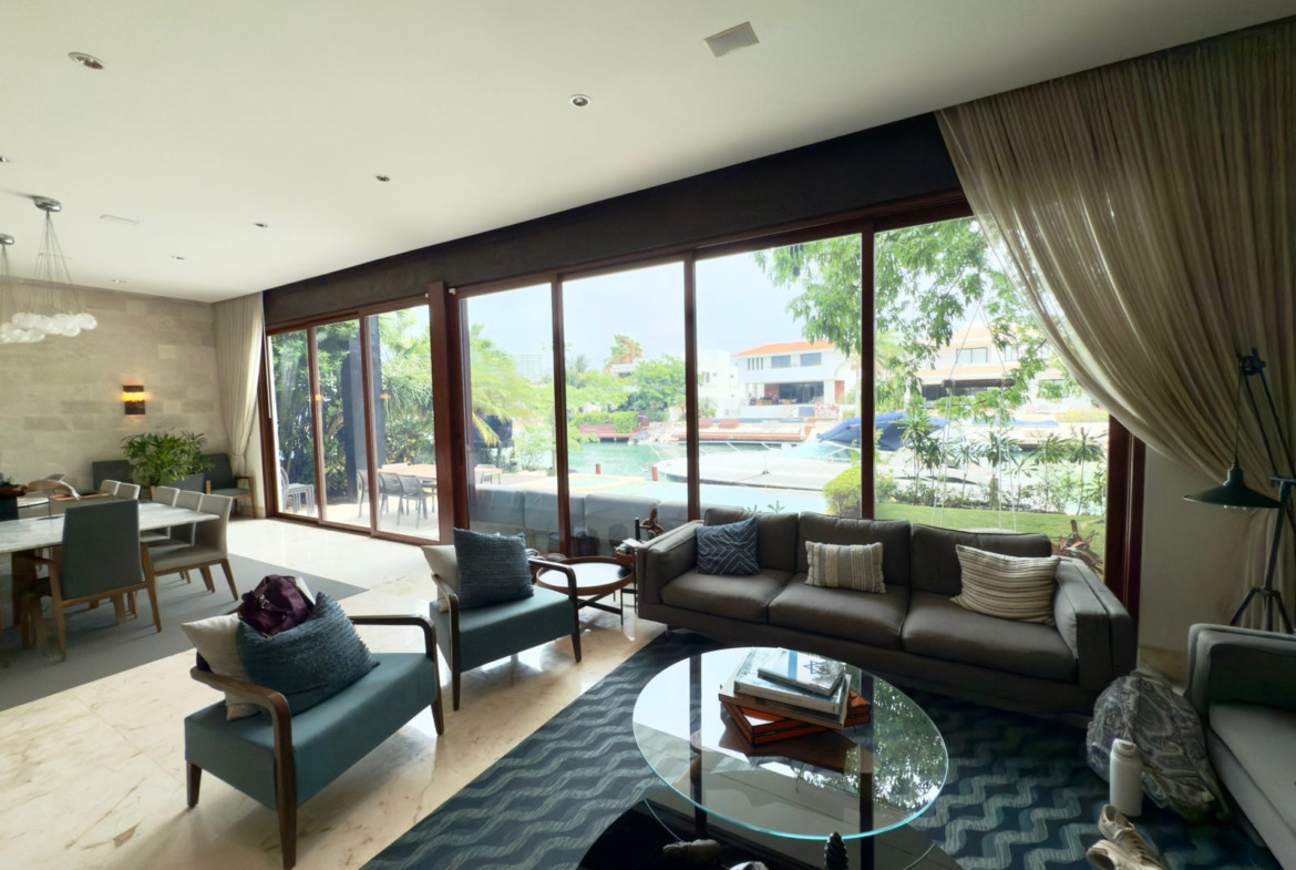 Casa de Lujo Frente al Canal Puerto Cancún