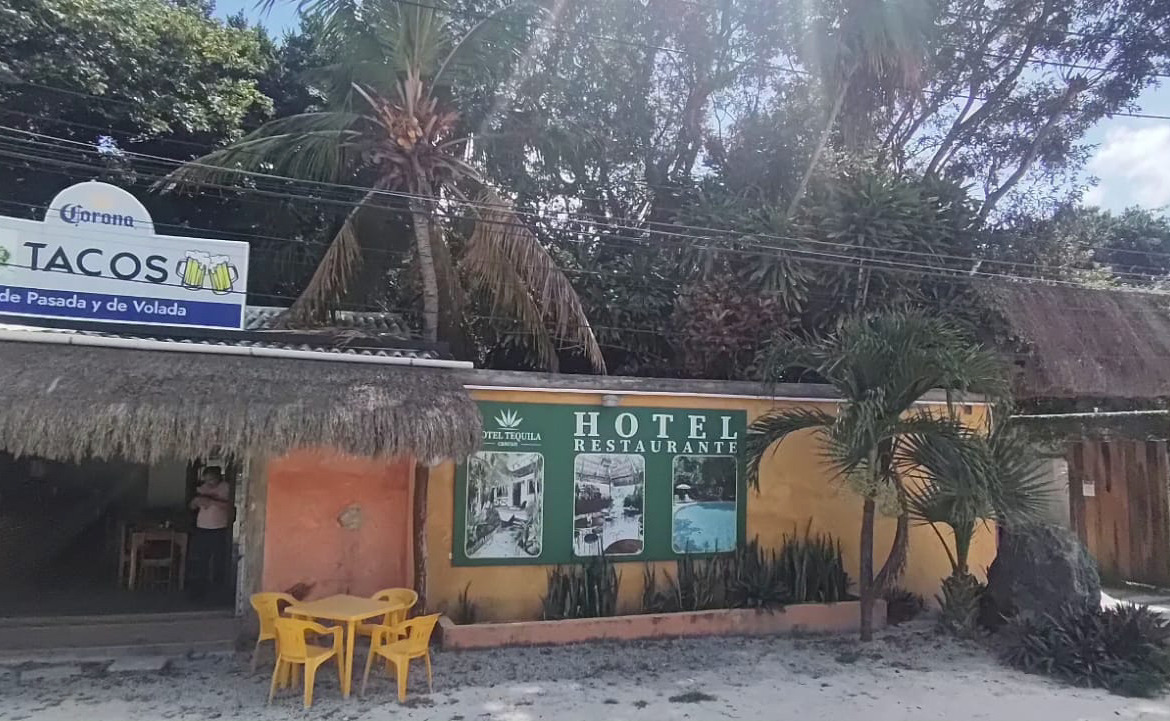 Hotel for sale Cancun highway
