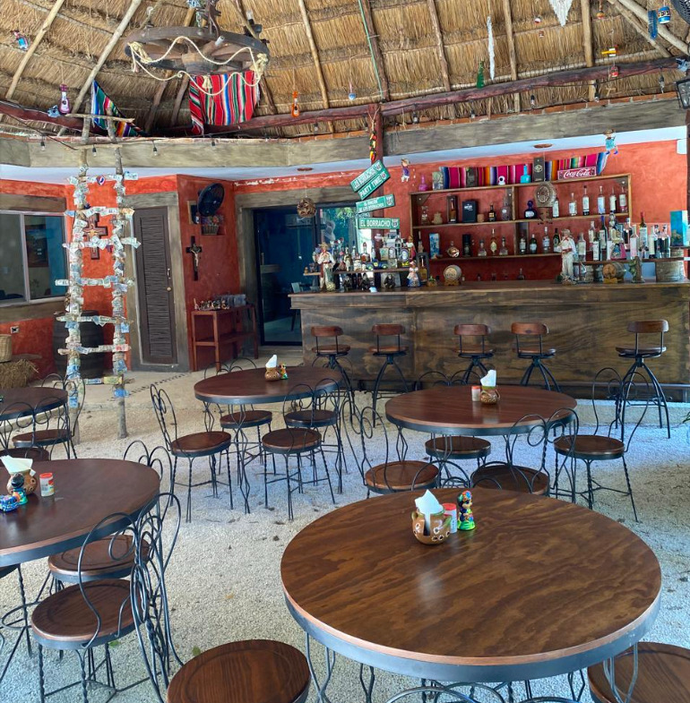 Hotel for sale Cancun highway