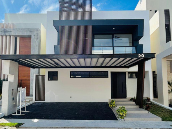 Casa nueva en Via Cumbres