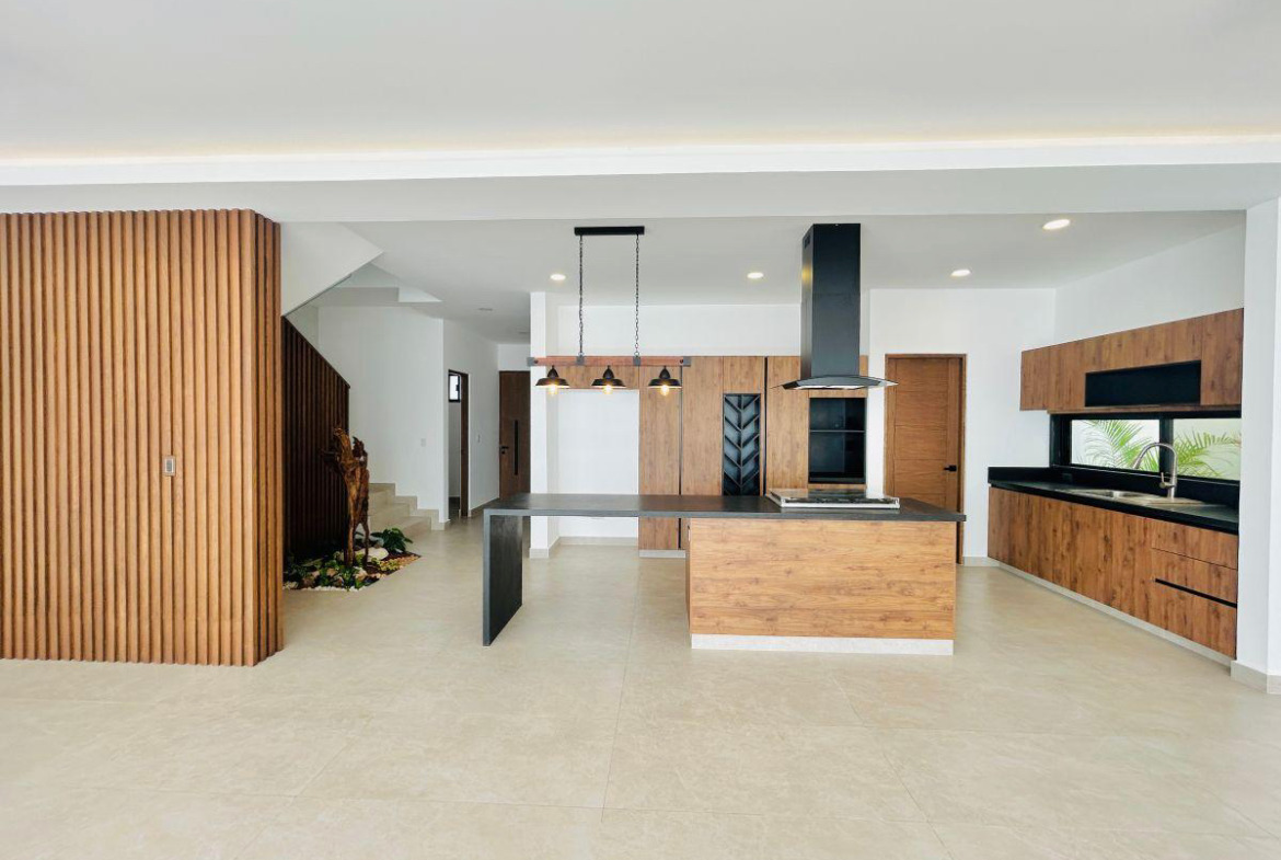 Casa nueva en Via Cumbres