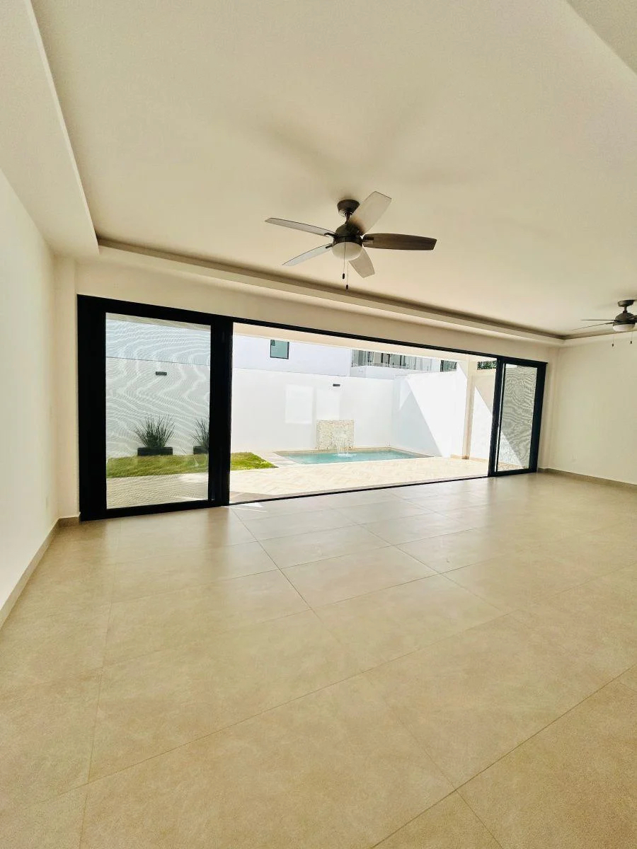 Casa nueva en Via Cumbres