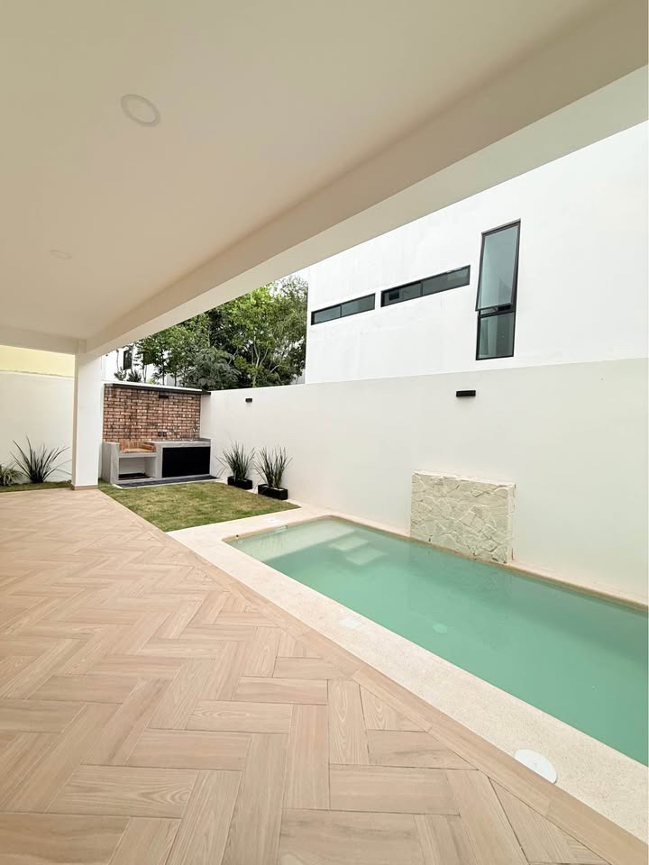 Casa nueva en Via Cumbres