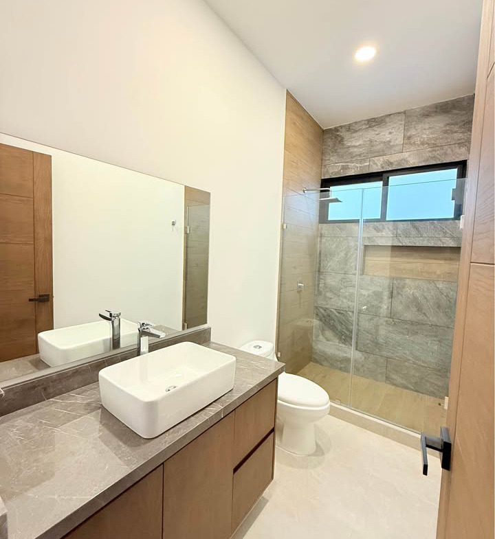 Casa nueva en Via Cumbres