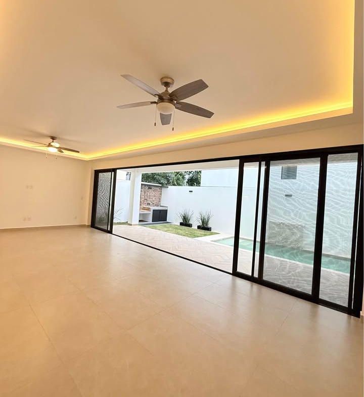 Casa nueva en Via Cumbres