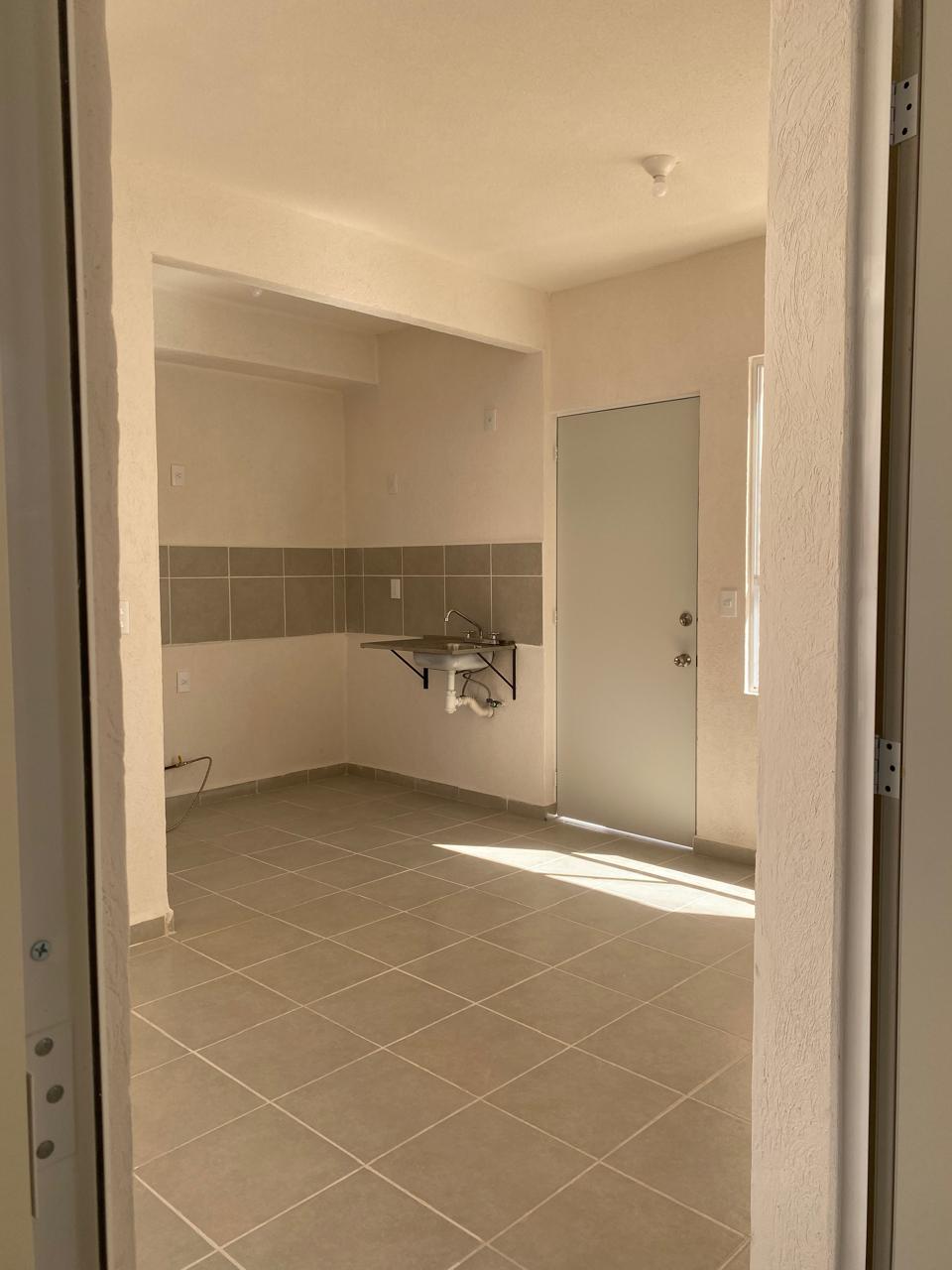 Departamento en venta en Cancún en Residencial Turquesa. 2 recámaras, seguridad 24 horas y amenidades cerca del Hospital General.