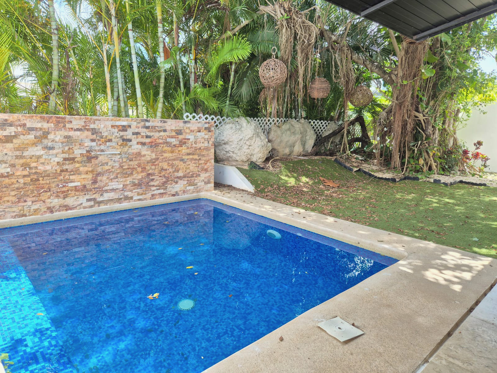 Casa en renta en Lagos del Sol Cancún con alberca privada, jardín y 4 recámaras.