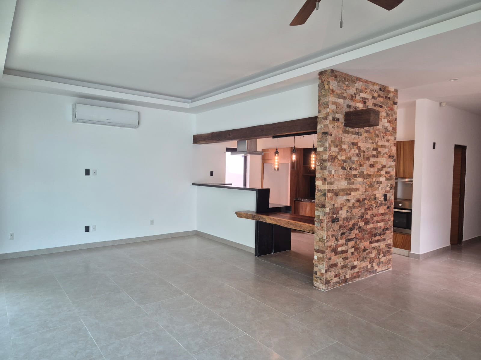 Casa en renta en Lagos del Sol Cancún con alberca privada, jardín y 4 recámaras.