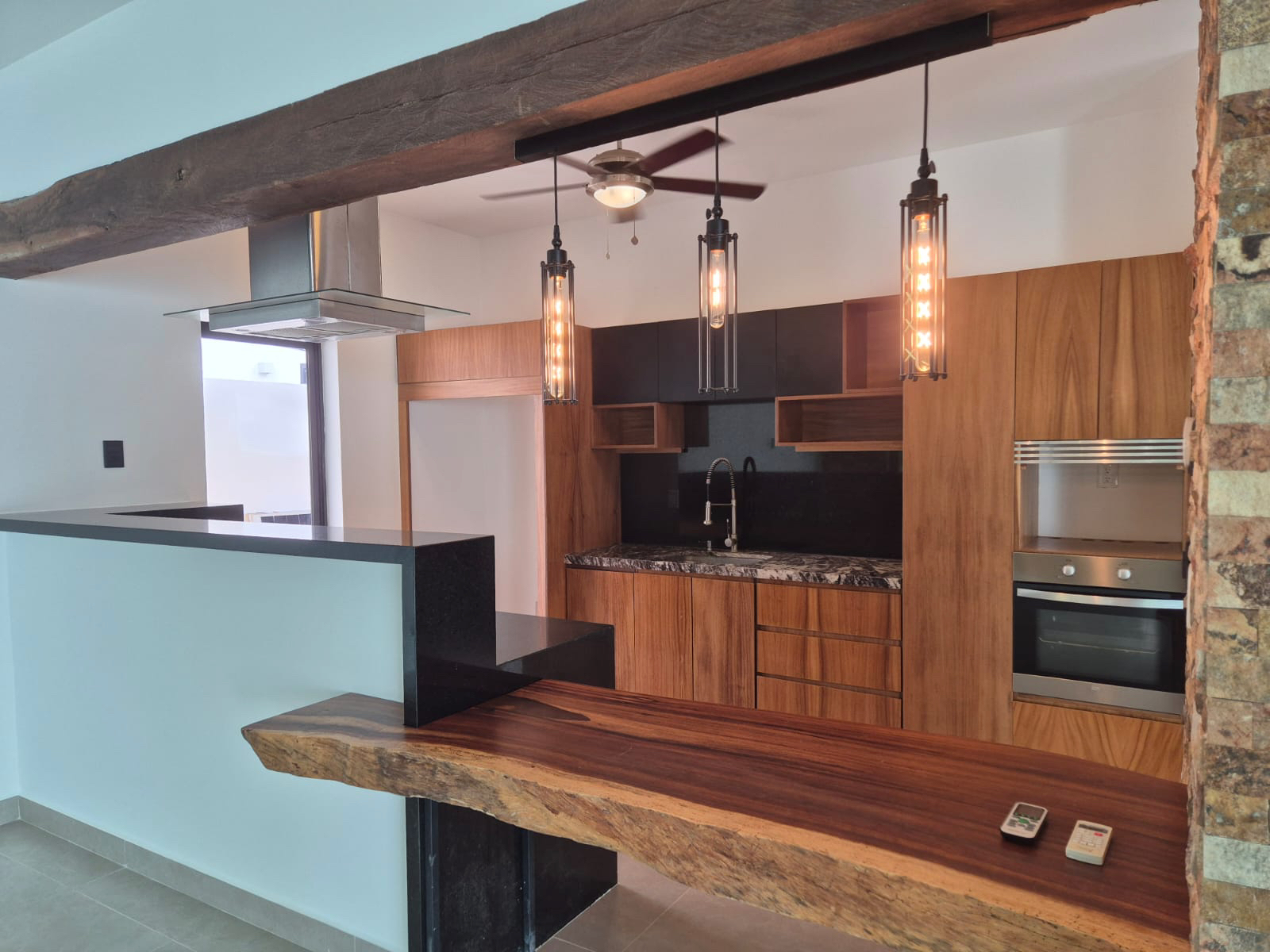 Casa en renta en Lagos del Sol Cancún con alberca privada, jardín y 4 recámaras.