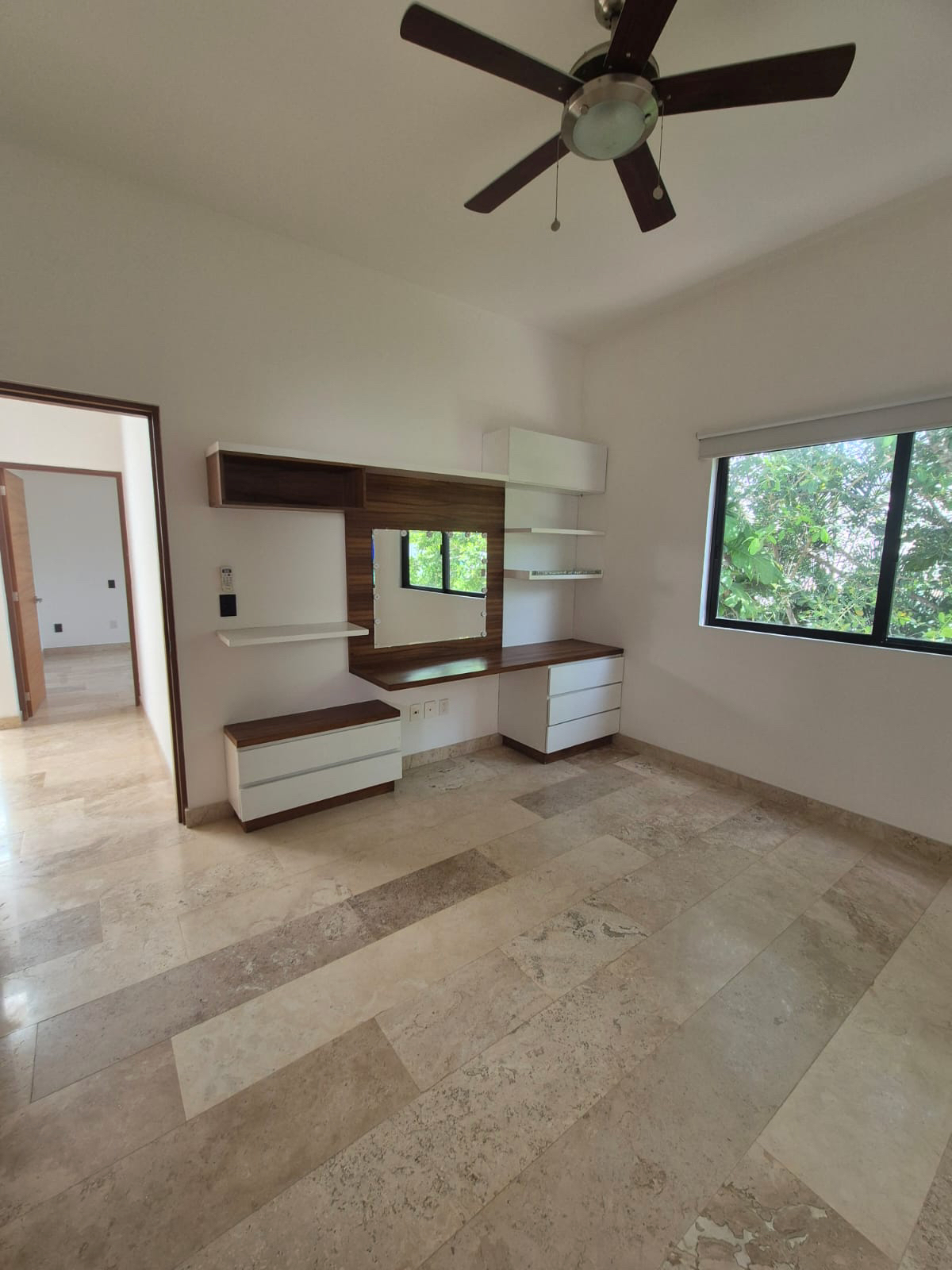Casa en renta en Lagos del Sol Cancún con alberca privada, jardín y 4 recámaras.