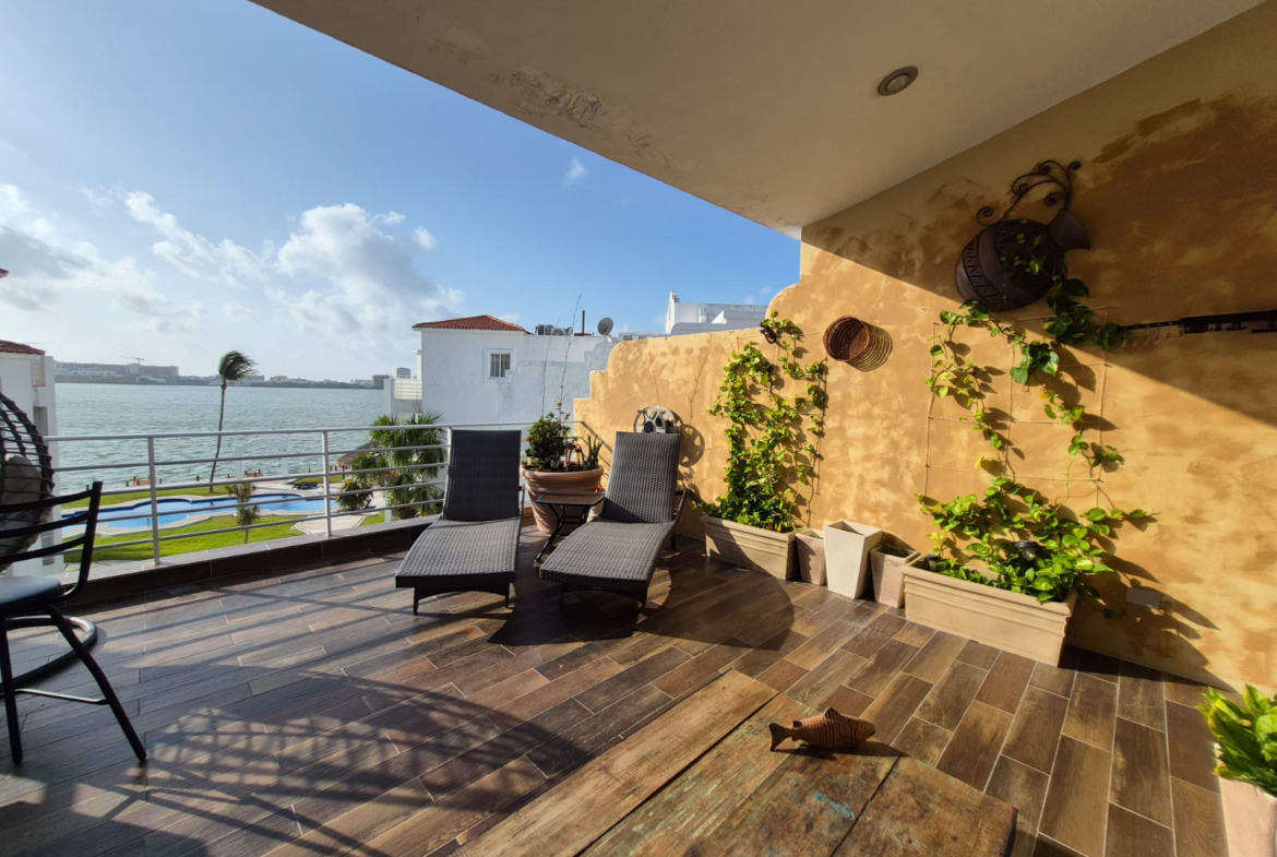 Penthouse en venta en Pok Ta Pok Cancún con vista panorámica a la Laguna Nichupté.
