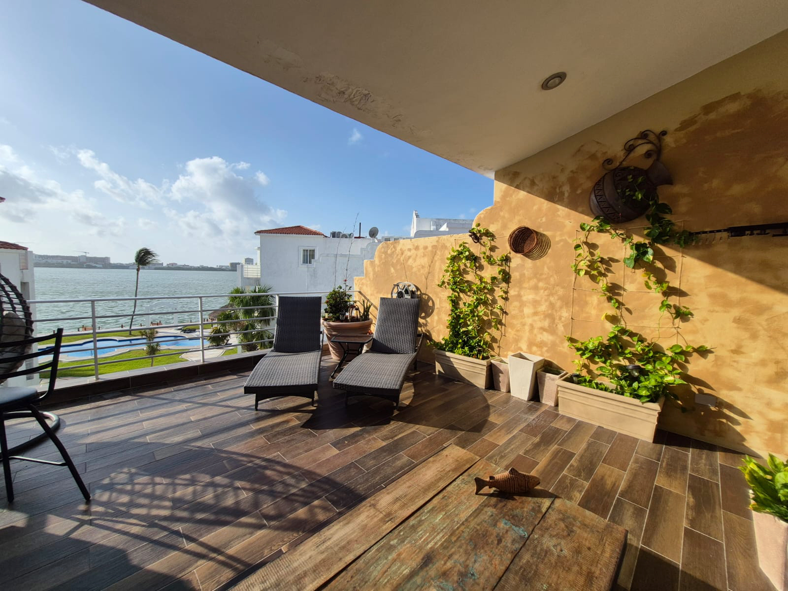 Penthouse en venta en Pok Ta Pok Cancún con vista panorámica a la Laguna Nichupté.