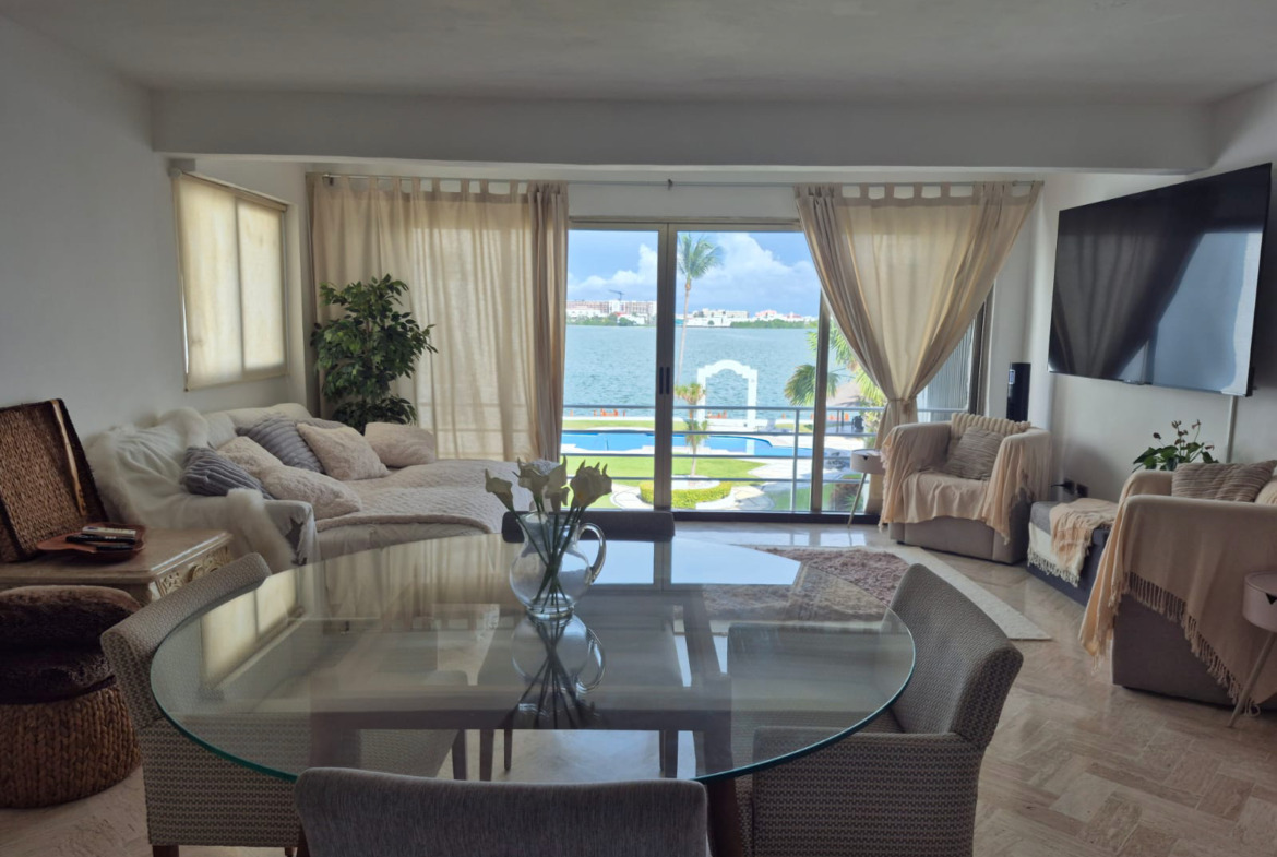 Penthouse en venta en Pok Ta Pok Cancún con vista panorámica a la Laguna Nichupté.