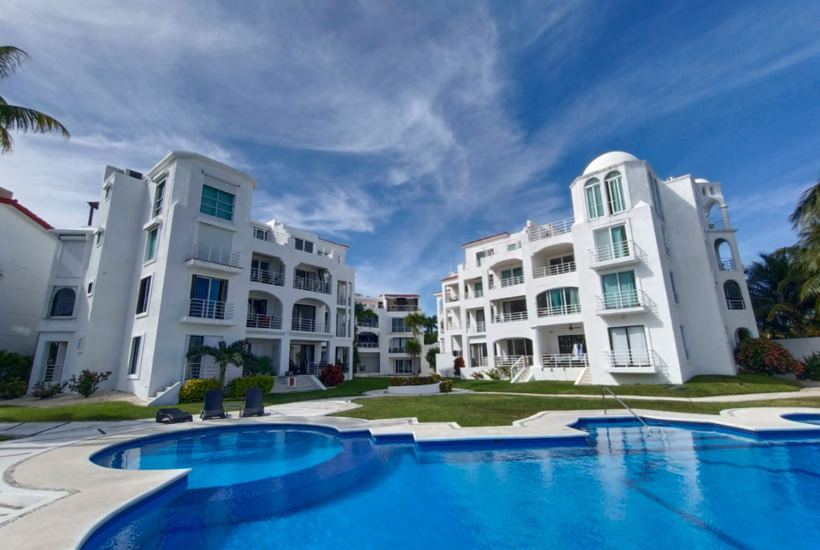 Penthouse en venta en Pok Ta Pok Cancún con vista panorámica a la Laguna Nichupté.