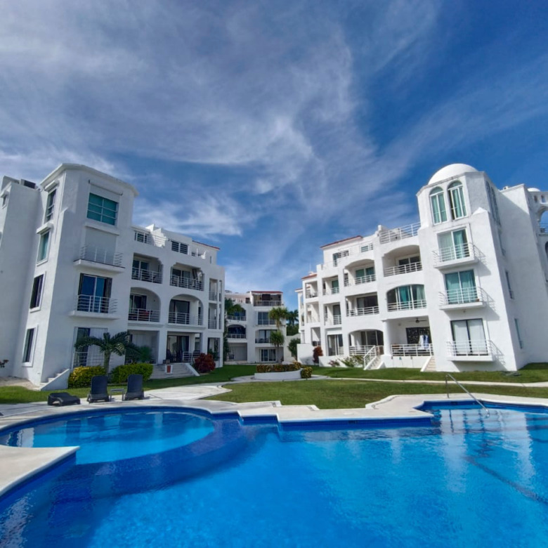 Penthouse en venta en Pok Ta Pok Cancún con vista panorámica a la Laguna Nichupté.