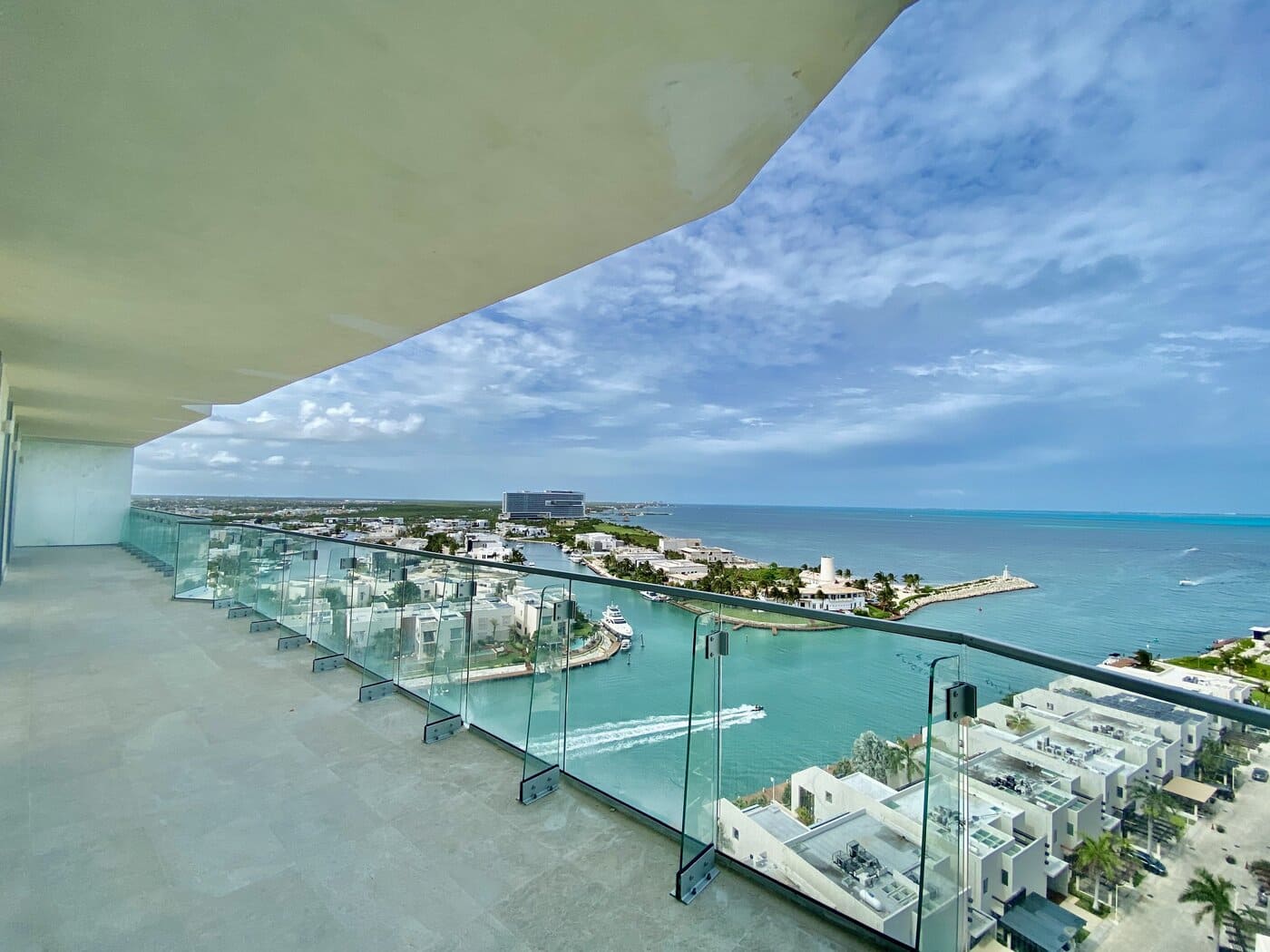 SLS Harbour Beach Puerto Cancún