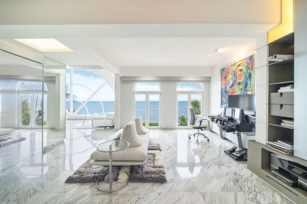 Villa de lujo frente al mar en Privada Albatros Zona Hotelera Cancún con acceso directo a la playa y vistas al Mar Caribe