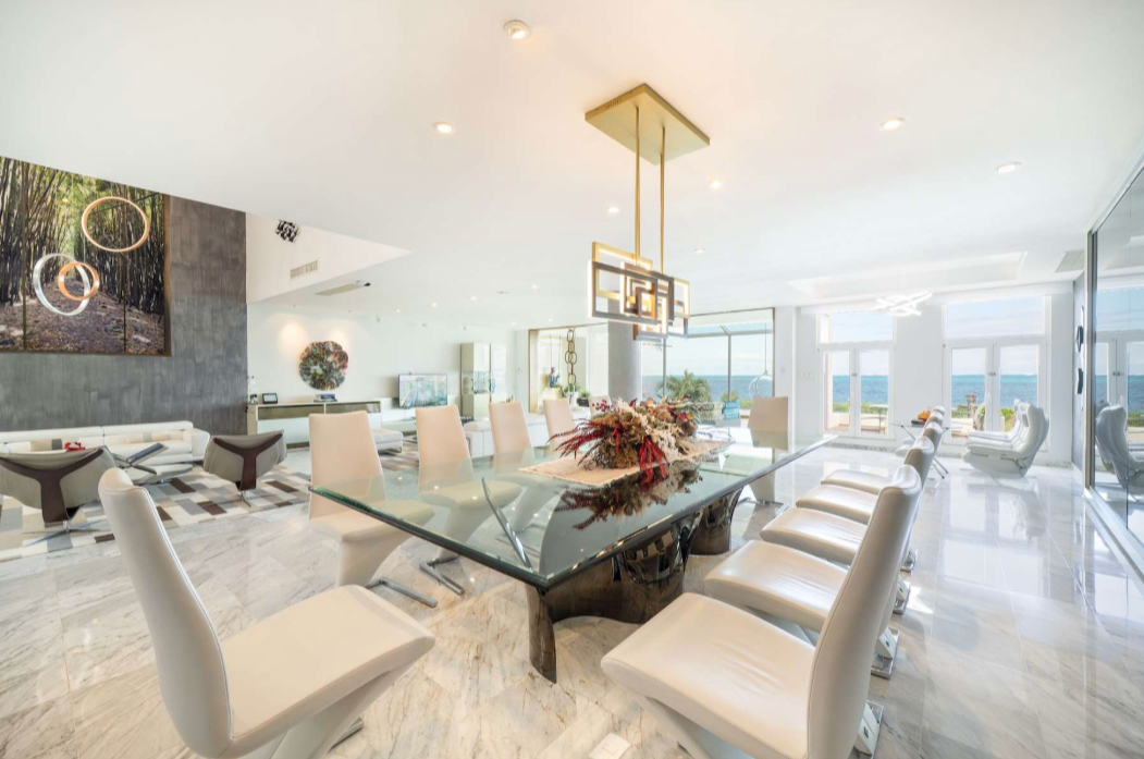 Villa de lujo frente al mar en Privada Albatros Zona Hotelera Cancún con acceso directo a la playa y vistas al Mar Caribe