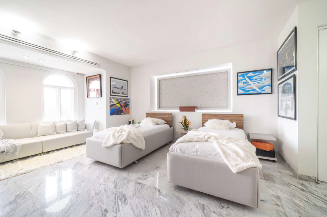 Villa de lujo frente al mar en Privada Albatros Zona Hotelera Cancún con acceso directo a la playa y vistas al Mar Caribe